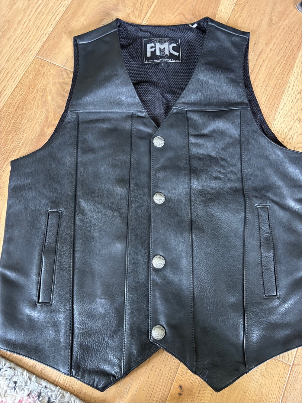 FMC first manufacturing company genuine leather motorcycle vest mens large